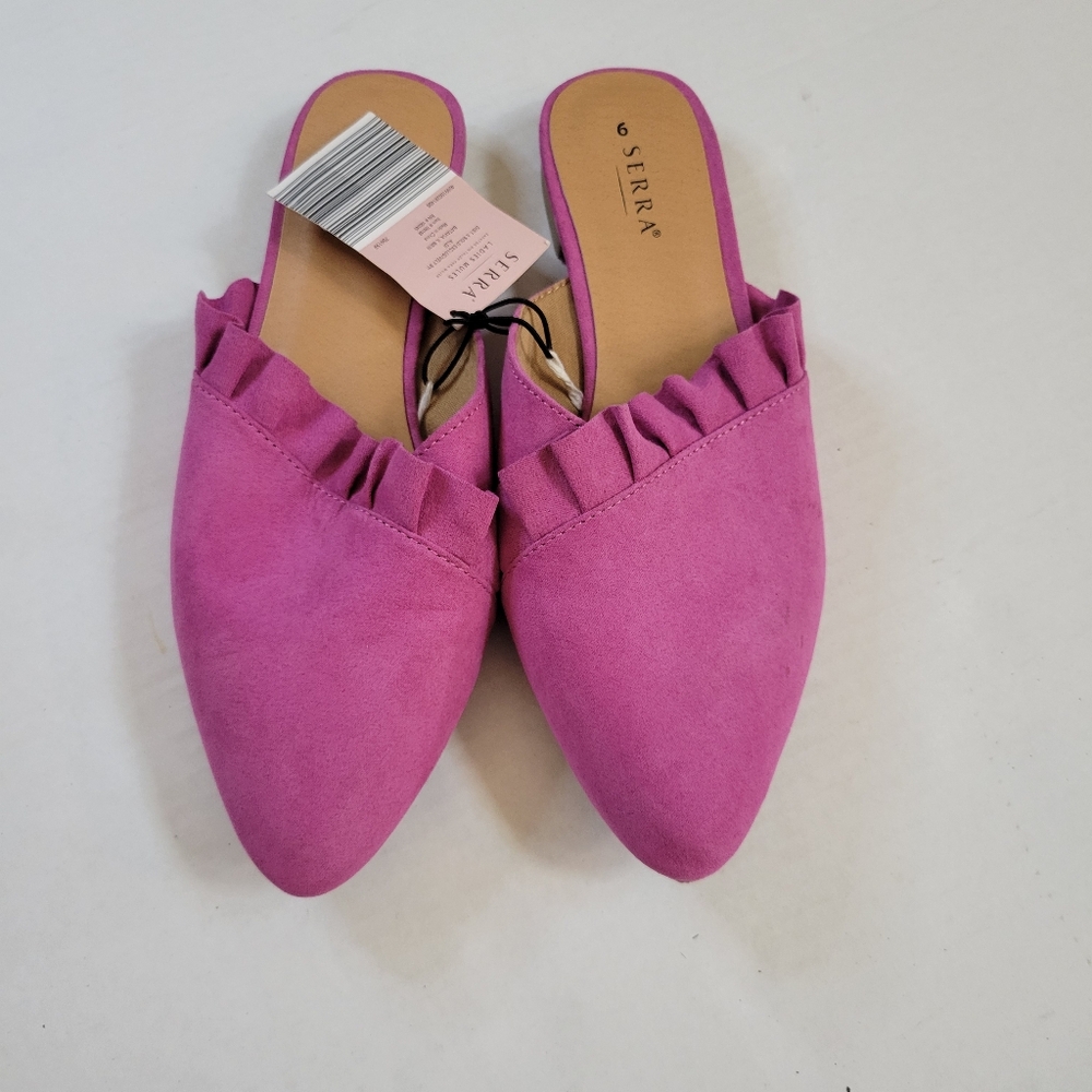 Serra NWOB Pink Ruffle Flat Suede Mules Slip-on Style Shoes Ladies Size 6